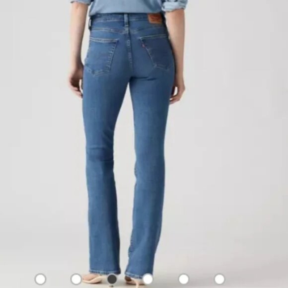 Levi's 725 High Rise Bootcut Women's Jeans - Picture 2 of 10